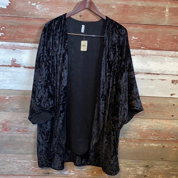 Free People Jackets & Blazers - Free People Crushed Velvet black open cardigan! Size small! NWT!